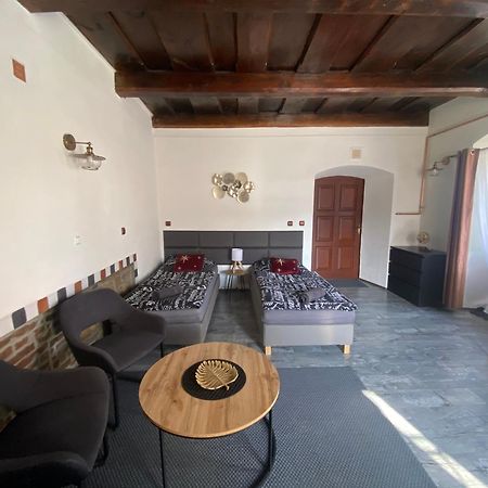 Vila Lucia - Apartman 2 เปิลเซน ภายนอก รูปภาพ