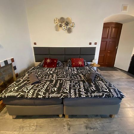 Vila Lucia - Apartman 2 เปิลเซน ภายนอก รูปภาพ