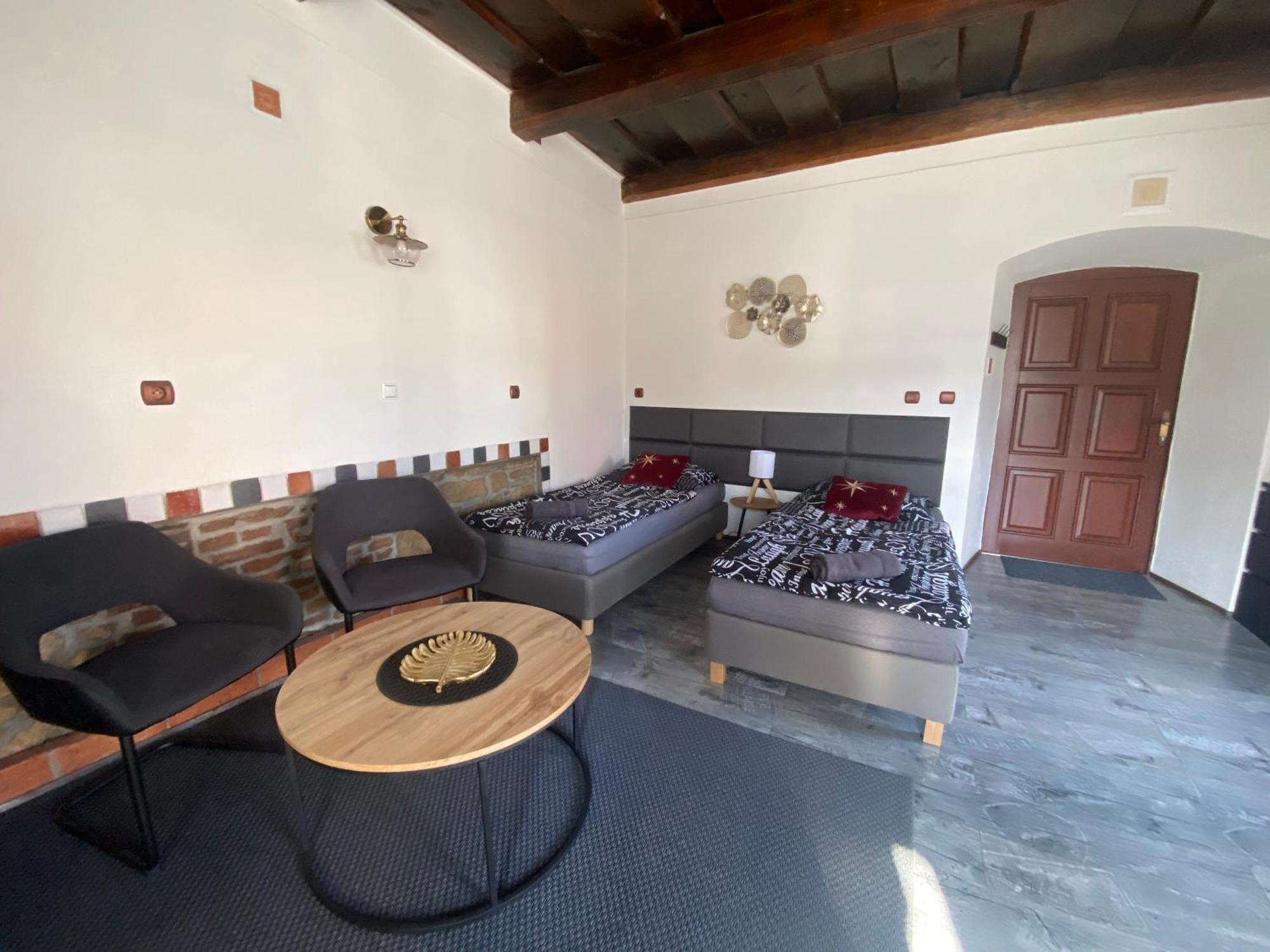 Vila Lucia - Apartman 2 เปิลเซน ภายนอก รูปภาพ